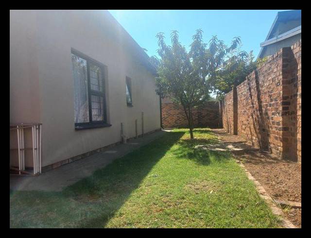 3 BEDROOM HOUSE FOR SALE IN POMONA